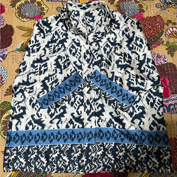 New Glam casual fun top in beautiful jewel tone blues.  Bohemian Glamour Chic - Picture 6 of 8